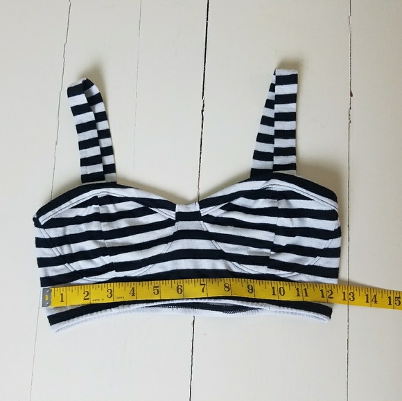 Black and White Striped Crop Top - Picture 5 of 5